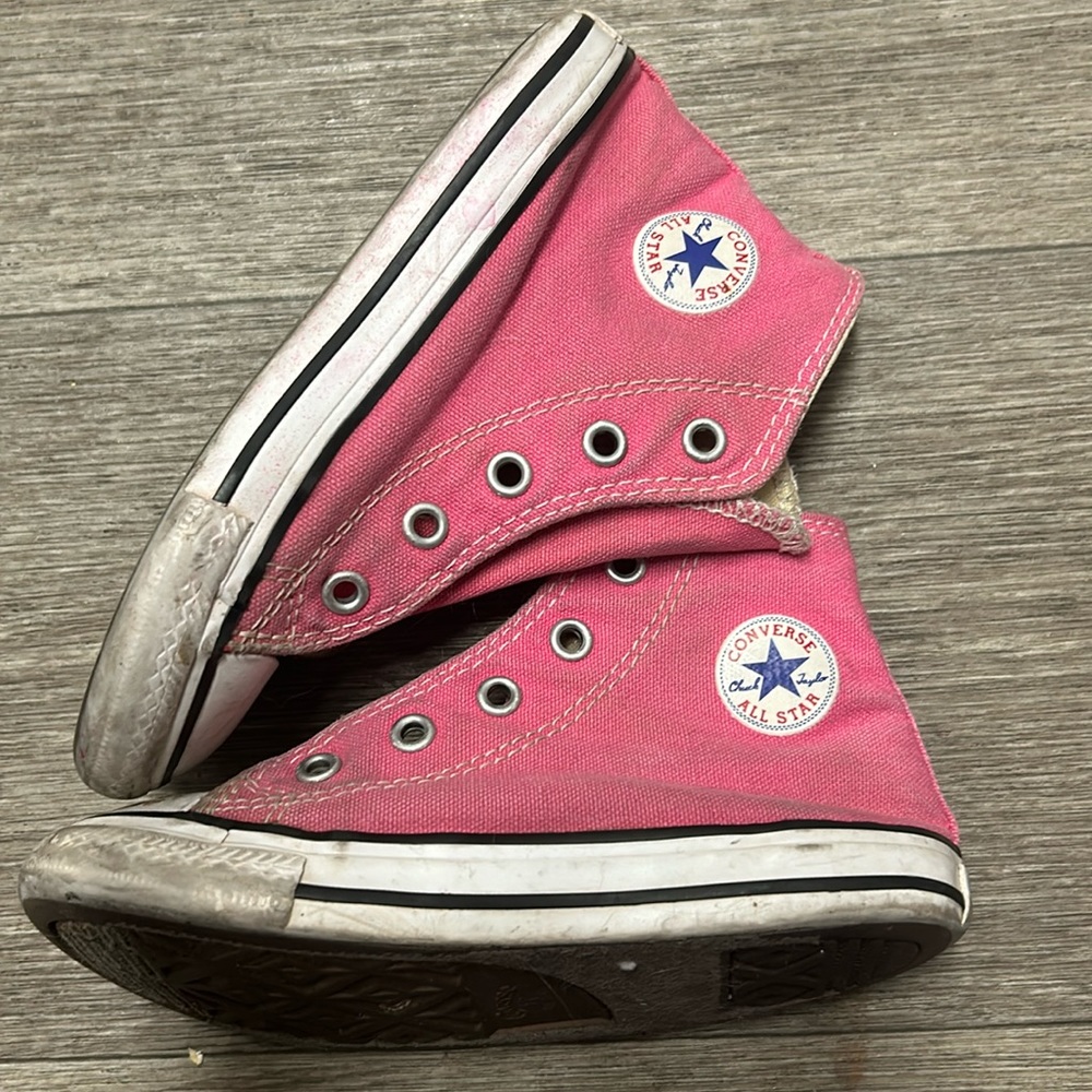 Pinks kids converse